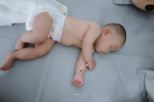 九江73码适合多大宝宝穿 九江73码适合多大宝宝穿